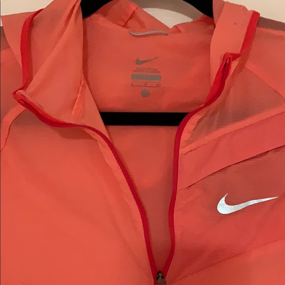 Nike sport jacket in perfect conditions - Picture 2 of 3